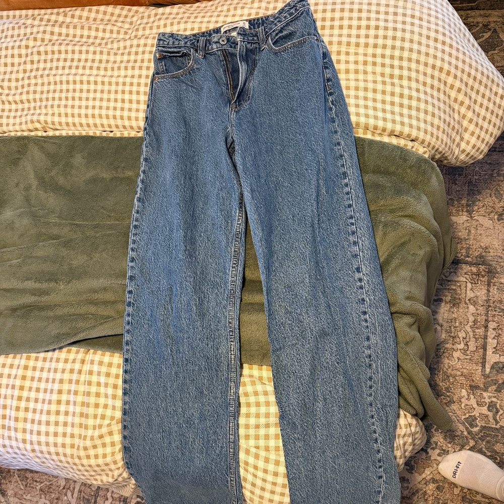 Abercrombie & Fitch The loose high rise jeans